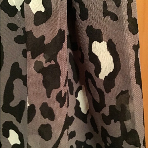 Top - Picture 2 of 3